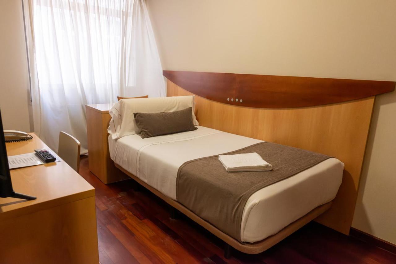 Real Hotel *
